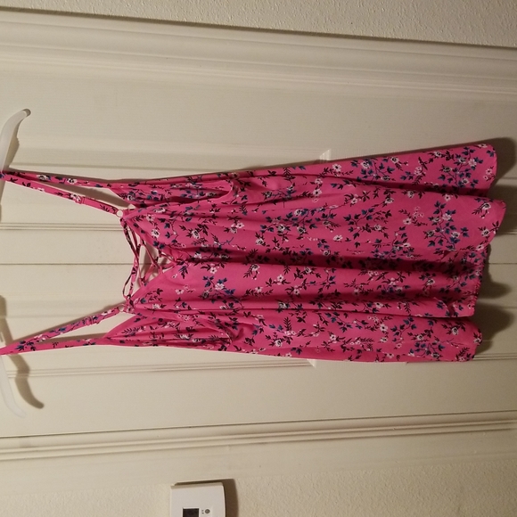 Torrid tank - Picture 3 of 3